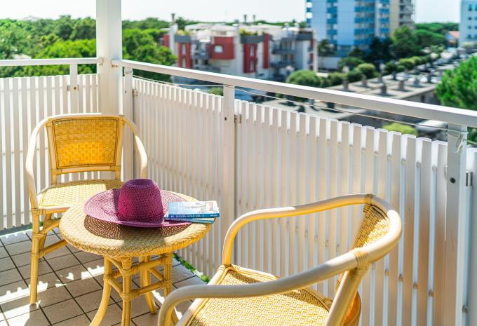 Zimmerbeispiel Dreibettzimmer mit Balkon Zimmerbeispiel Dreibettzimmer mit Balkon