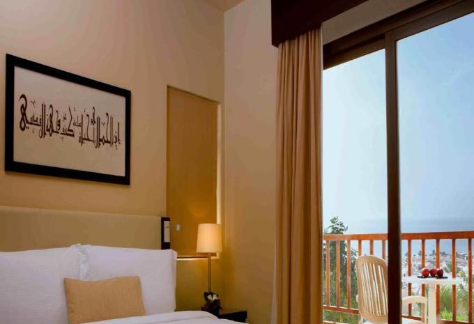 The Cove Rotana Resort *****