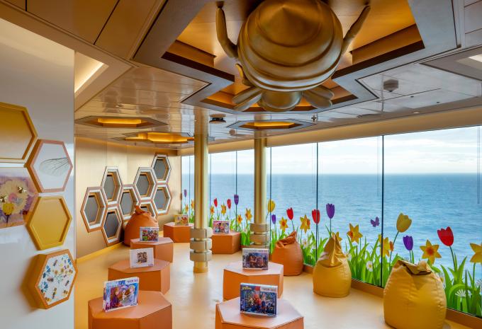 MSC World Europa / Mini Club