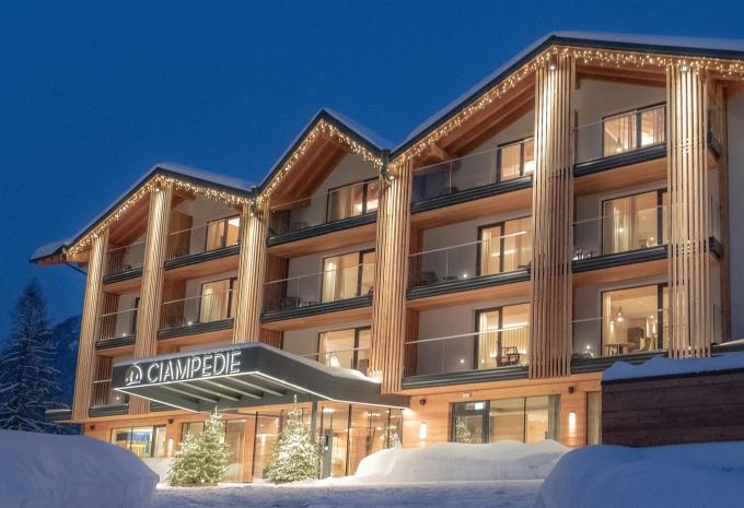 Winter: Ciampedie Luxury Alpine Spa Hotel ***** Winter: Ciampedie Luxury Alpine Spa Hotel *****