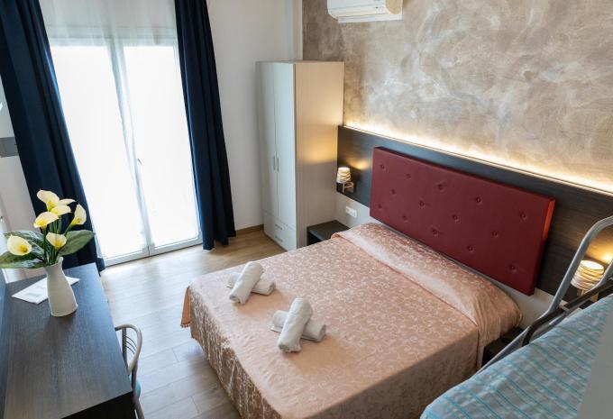 Zimmerbeispiel Vierbettzimmer Balkon