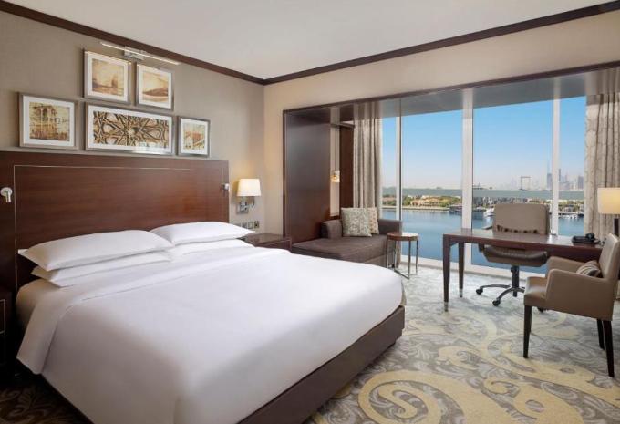 Sheraton Dubai Creek Hotel & Towers*****