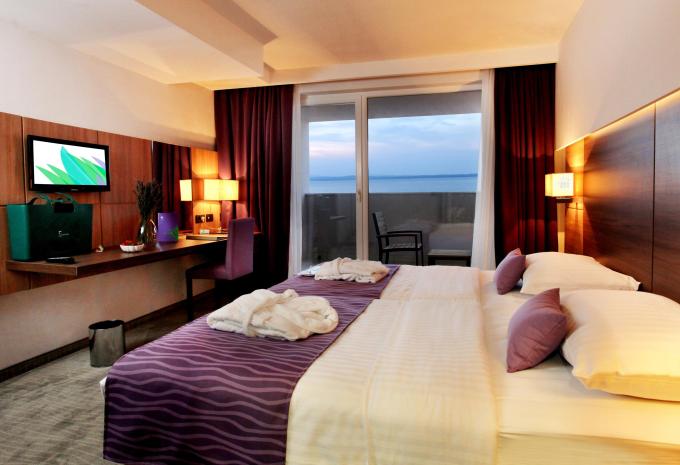 Zimmerbeispiel: DB05 Doppelzimmer Balkon Meerblick "Punta"