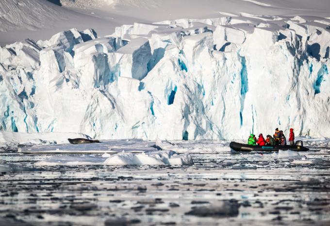 Zodiac-Tour inmitten der Eisberge