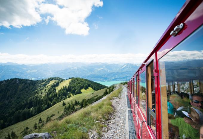 Berg- und Talfahrt Schafbergbahn