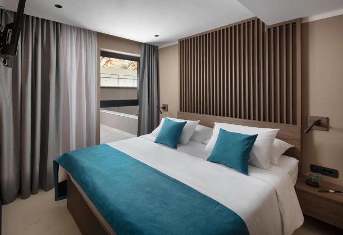 Zimmerbeispiel, Doppelzimmer Standard Balkon mit Zustellbett "ST24T" Zimmerbeispiel, Doppelzimmer Standard Balkon mit Zustellbett "ST24T"