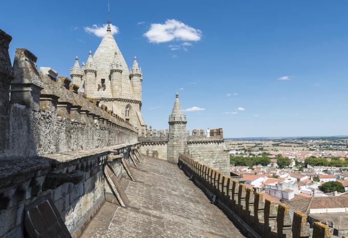 Évora