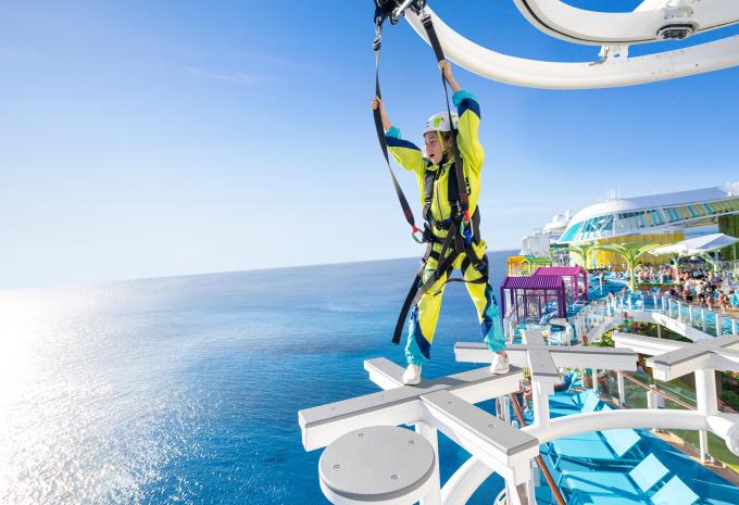 Crown's Edge / Legend of the Seas Crown's Edge / Legend of the Seas