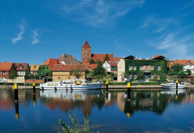Hausbooturlaub auf der Mecklenburgischen Seenplatte