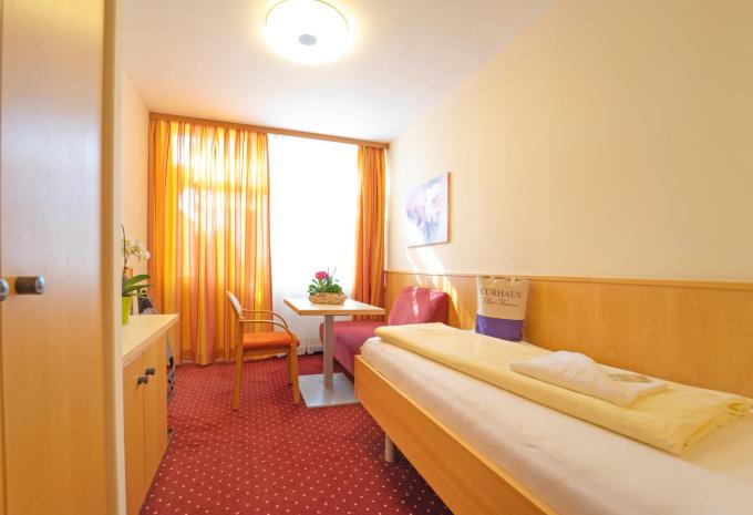 Zimmerbeispiel Enzelzimmer Standard Balkon "Komfort"