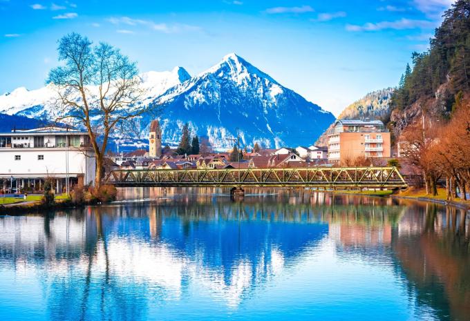 Schweiz - GoldenPass Tour Berge & Seen Winterromantik - Zugrundreise