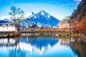 Schweiz - GoldenPass Tour Berge & Seen Winterromantik - Zugrundreise
