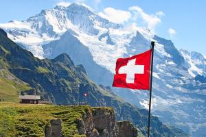 Schweiz - GoldenPass Tour Berge & Seen Winterromantik - Zugrundreise