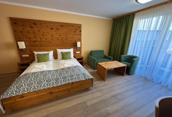 Zimmerbeispiel Suite Deluxe "Zirbe"