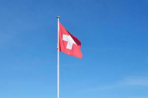 Schweiz - Treno Gottardo & Centovallibahn im Winter - Zugrundreise