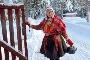 Frau in samischer Tracht
