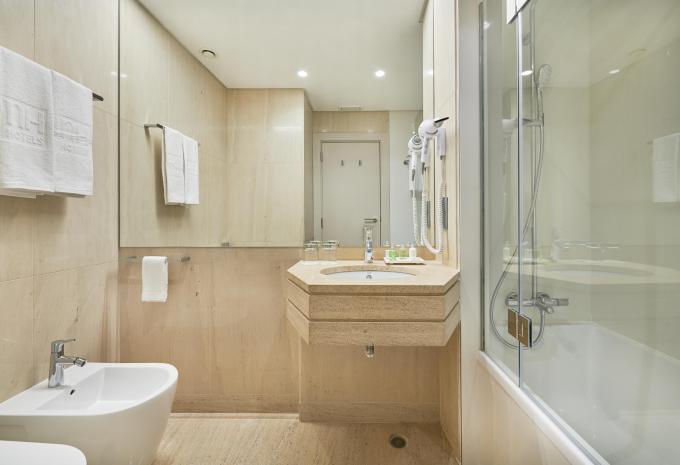 Hotel NH Lisboa Campo Grande / Zimmerbeispiel  Hotel NH Lisboa Campo Grande / Zimmerbeispiel