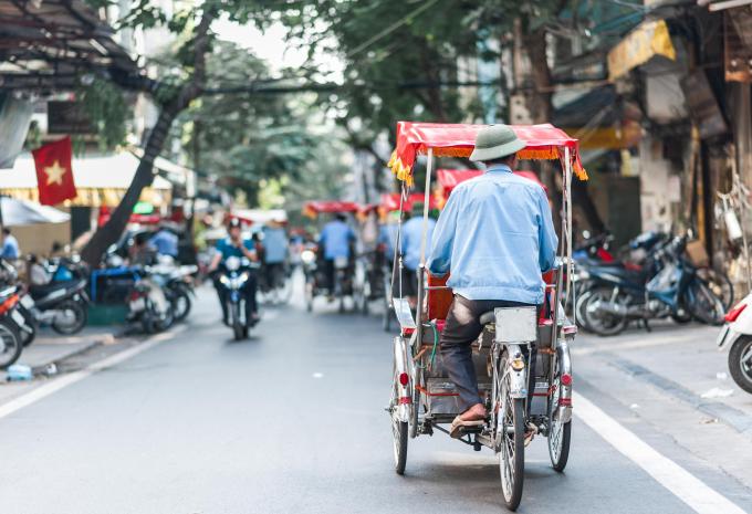Traditionelle Radtour durch die Straßen von Hanoi