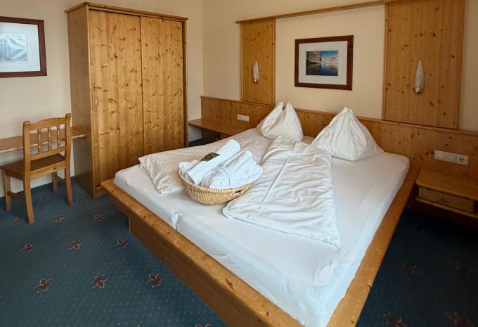 Zimmerbeispiel Doppelzimmer Balkon