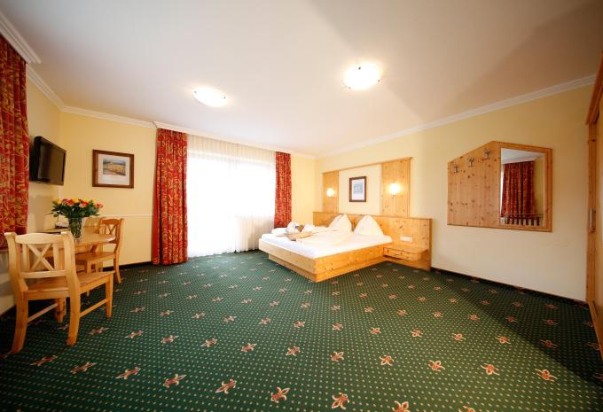 Zimmerbeispiel Deluxe Doppelzimmer Balkon "Grande"