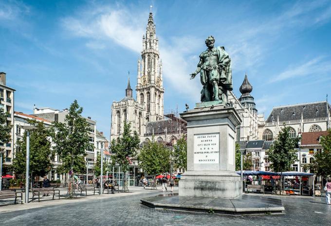 Antwerpen - Paul Rubens Denkmal und Kathedrale