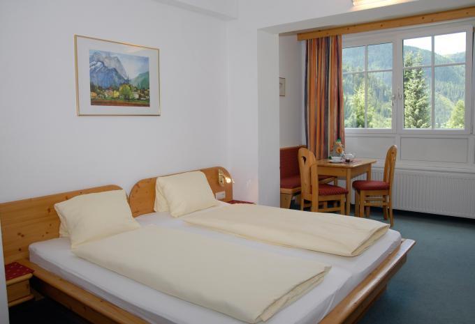 Zimmerbeispiel Dreibettzimmer „Standard“