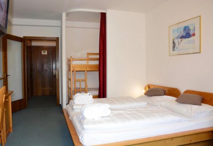 Zimmerbeispiel Vierbettzimmer „Standard“