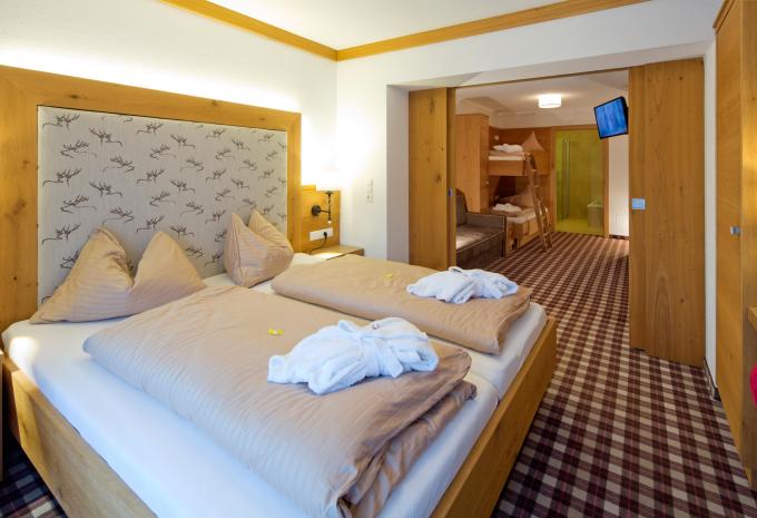 Zimmerbeispiel Suite Standard Balkon oder Terrasse "2 Räume" Zimmerbeispiel Suite Standard Balkon oder Terrasse "2 Räume"