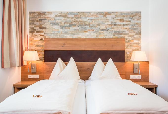 Zimmerbeispiel Doppelzimmer Balkon