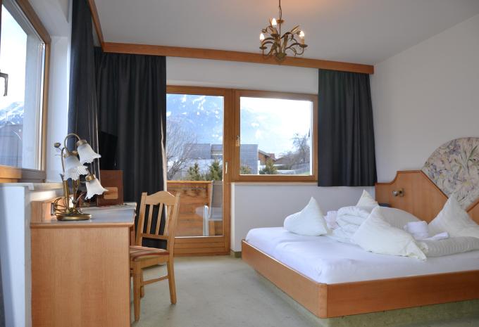 Zimmerbeispiel, Vierbettzimmer (VBZ) Balkon «Komfort»