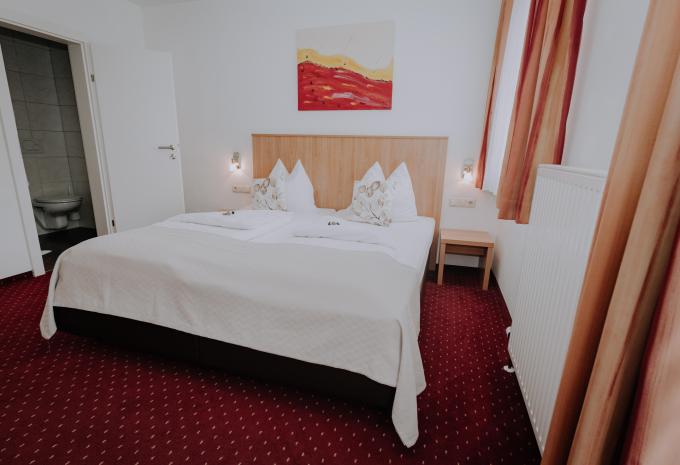 Zimmerbeispiel: Standard Doppelzimmer Balkon Zimmerbeispiel: Standard Doppelzimmer Balkon