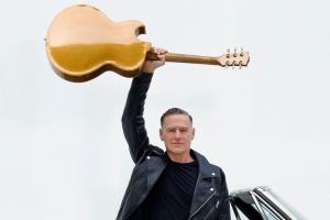 Bryan Adams - Roll with the Punches