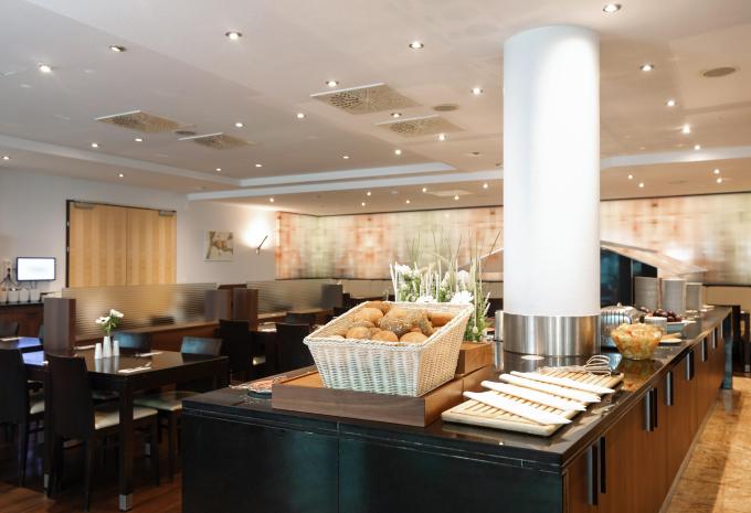 Wien - BRYAN ADAMS - ROLL WITH THE PUNCHES