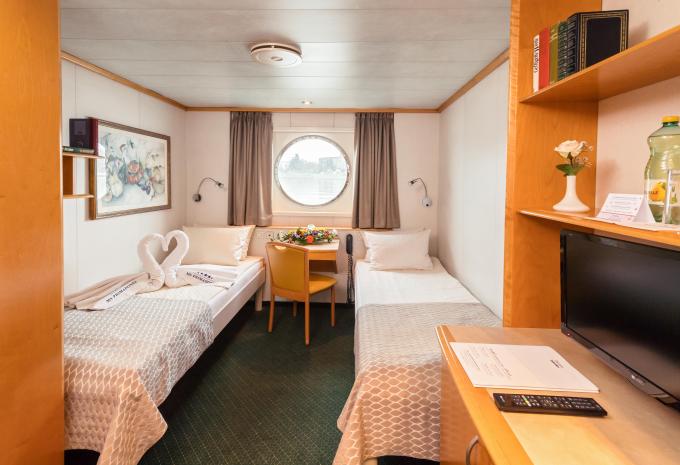 Zimmerbeispiel / MS Primadonna