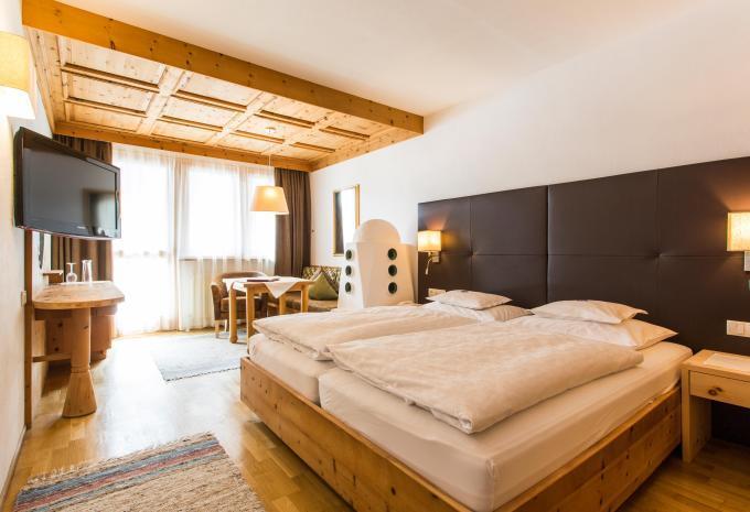 Zimmerbeispiel Doppelzimmer „Balkon Almhof“