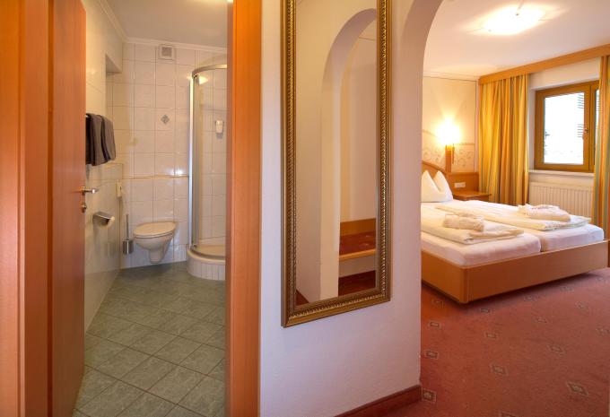 Zimmerbeispiel, Dreibettzimmer Standard Balkon/Terrasse