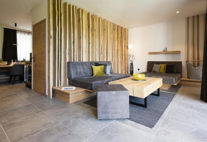 Zimmerbeispiel: Chalet Balkon oder Terrasse Bergseite Nebenhaus