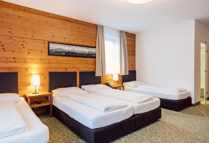 Zimmerbeispiel Standard Vierbettzimmer Zimmerbeispiel Standard Vierbettzimmer