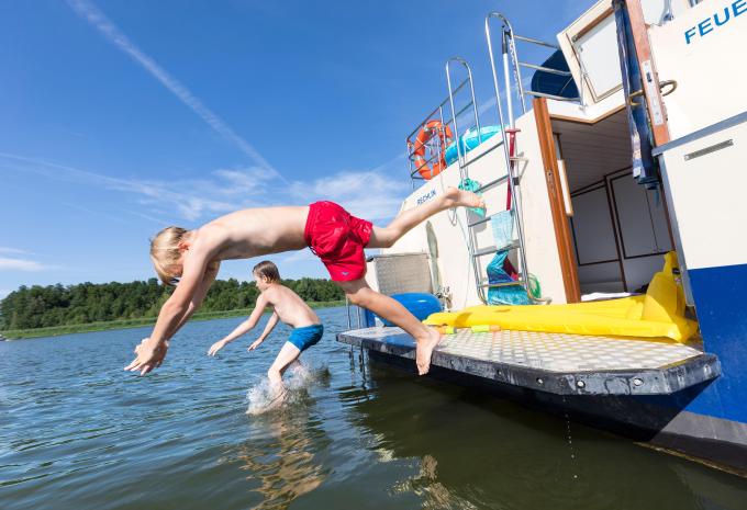 Mecklenburgische Seenplatte - Urlaub auf dem Hausboot
