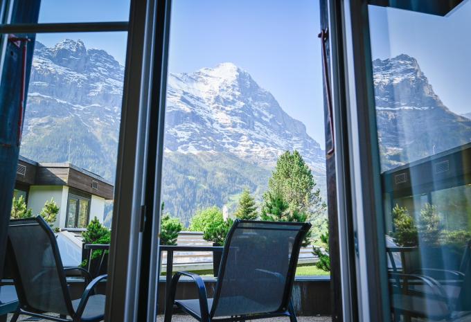 Zimmerbeispiel, Doppelzimmer Superior Blick auf Eigernordwand Zimmerbeispiel, Doppelzimmer Superior Blick auf Eigernordwand