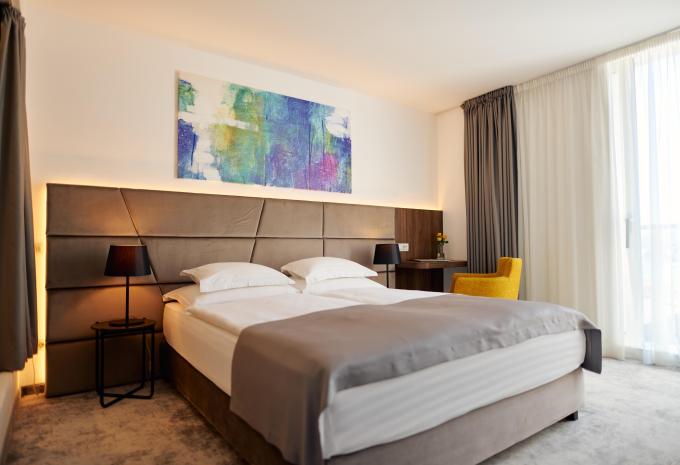 Zimmerbeispiel Doppelzimmer „Standard Meerseite“