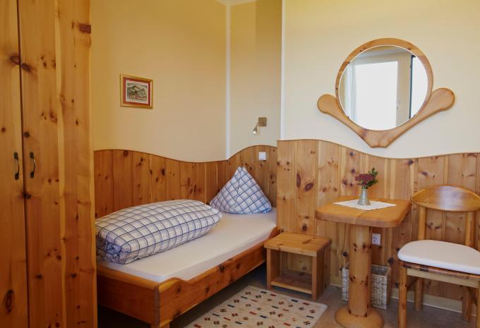 Zimmerbeispiel, Einzelzimmer (EZ) „Standard Innenhofblick“