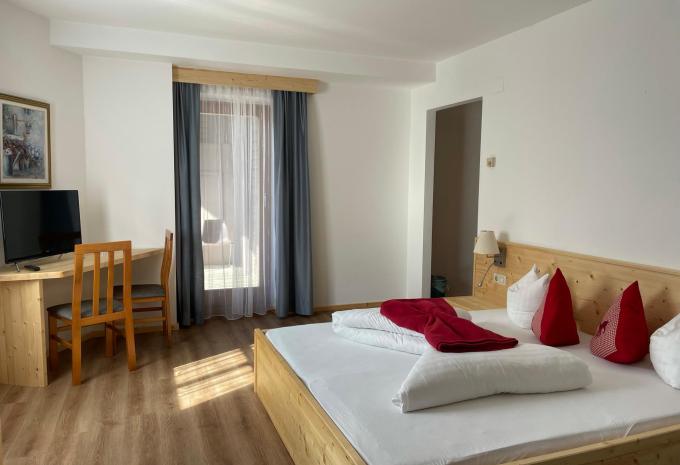 Zimmerbeispiel Vierbettzimmer Standard Balkon