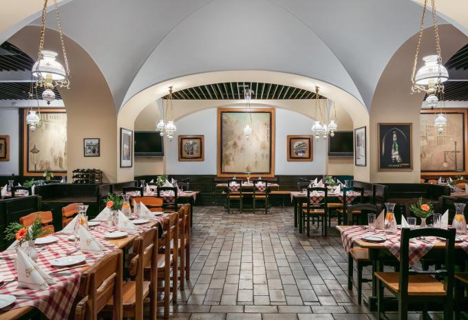 Hotel Ambassador Zlata Husa ****