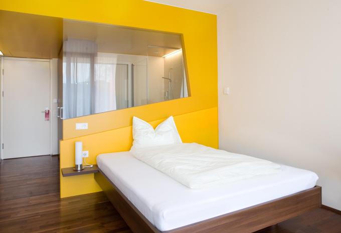 Zimmerbeispiel Einzelzimmer Balkon