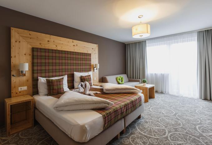 Zimmerbeispiel, Dreibettzimmer (DBZ) „Standard Balkon Gravensteiner“