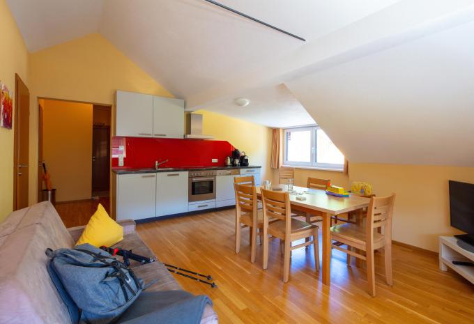 Zimmerbeispiel Appartement „Comfort Nebenhaus Familienappartement“