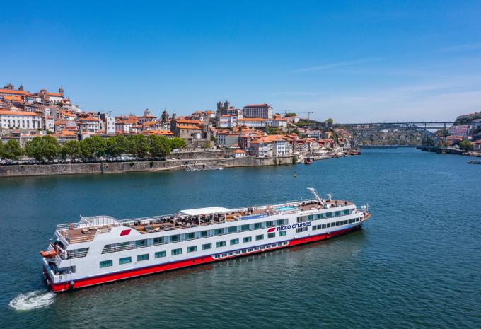 Douro Queen vor Porto
