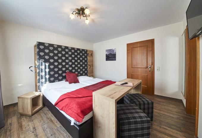 Zimmerbeispiel Doppelzimmer (DZ) „Comfort Balkon“