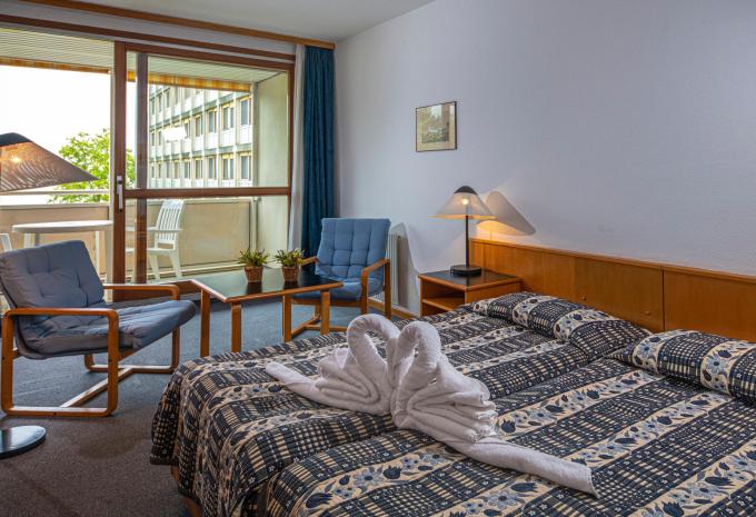 Zimmerbeispiel Doppelzimmer Superior Balkon Seeblick